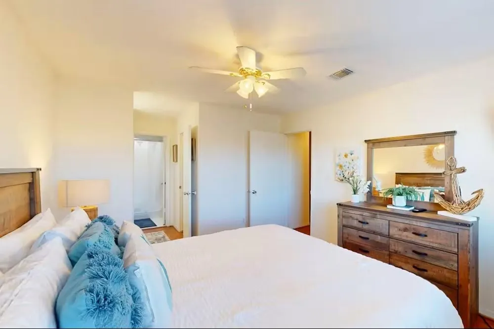 3935 Knollcrest Drive Montgomery, TX 77356