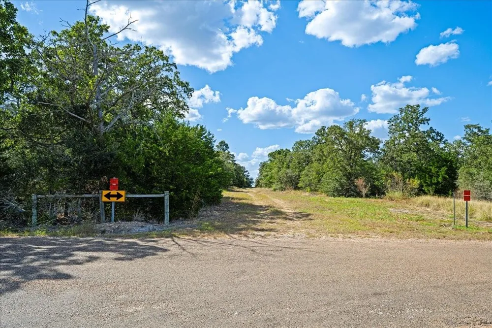 4605 Rocky Creek Road La Grange, TX 78945