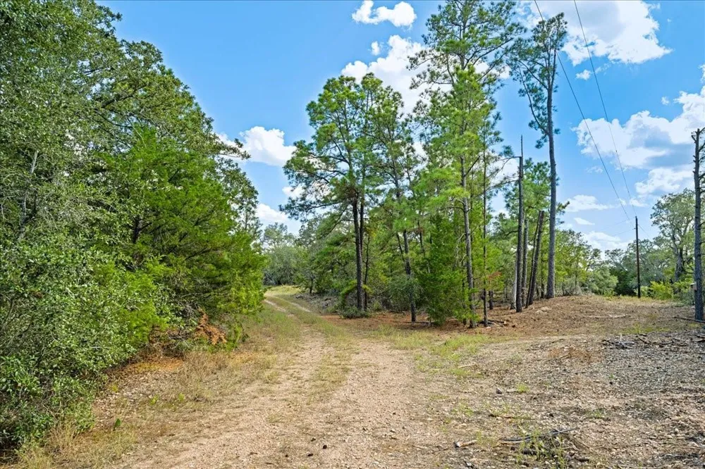 4605 Rocky Creek Road La Grange, TX 78945