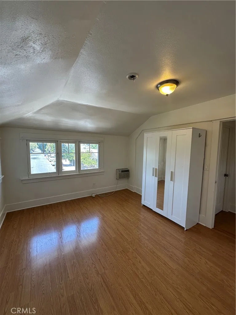 1540 W 28th Los Angeles, CA 90007