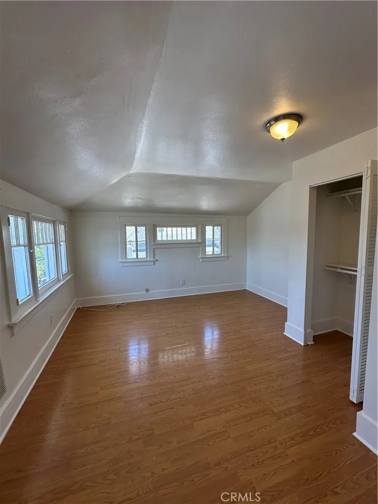 1540 W 28th Los Angeles, CA 90007