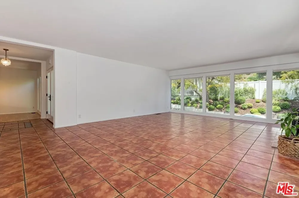 1255 Norman Place Los Angeles, CA 90049