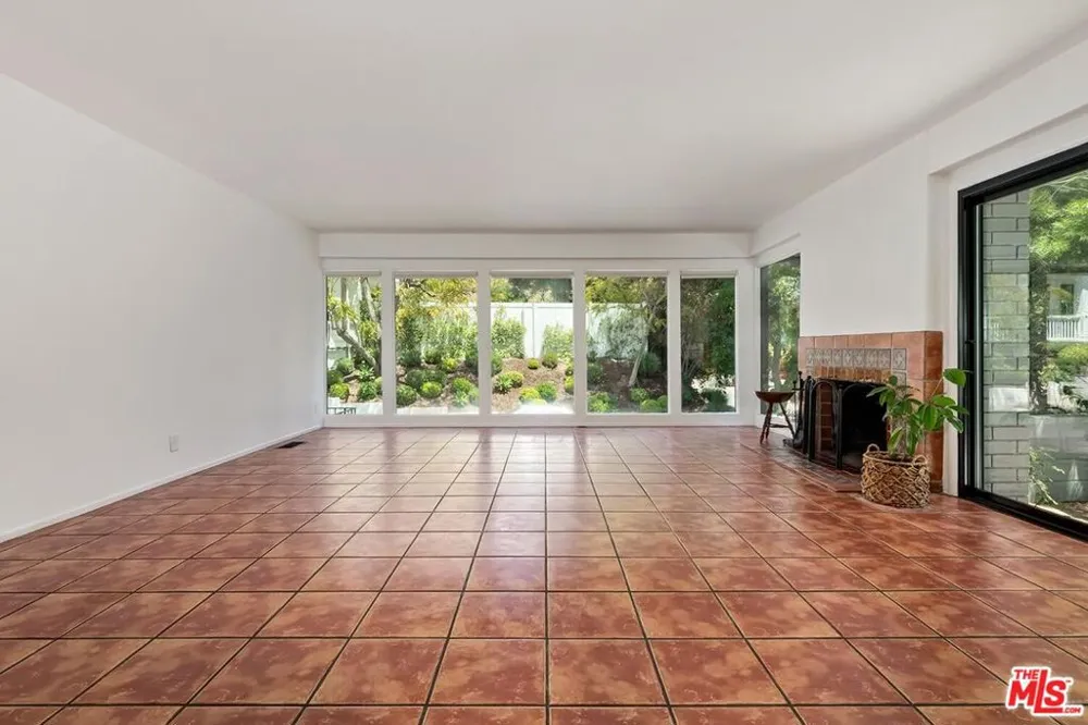 1255 Norman Place Los Angeles, CA 90049