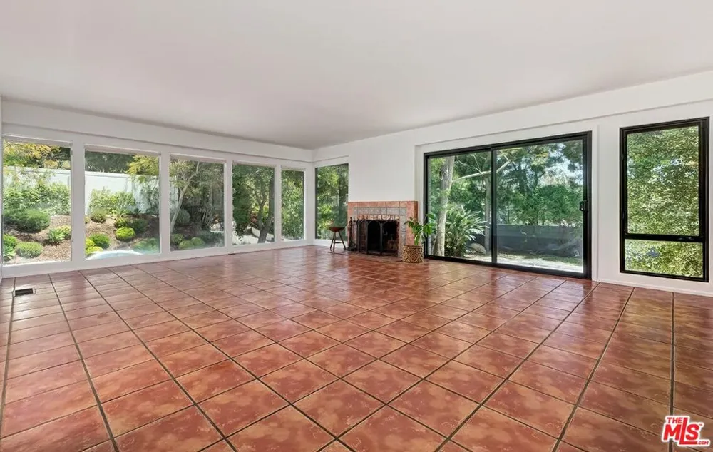 1255 Norman Place Los Angeles, CA 90049