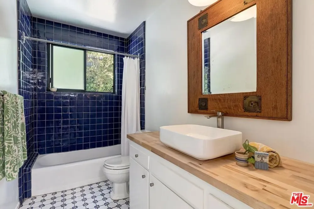1255 Norman Place Los Angeles, CA 90049