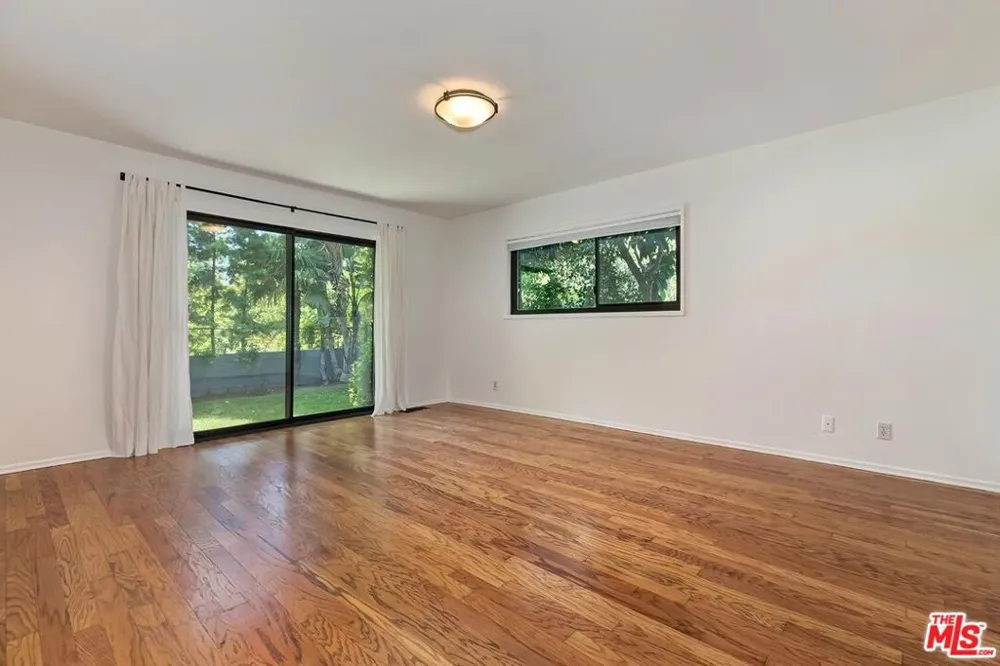 1255 Norman Place Los Angeles, CA 90049