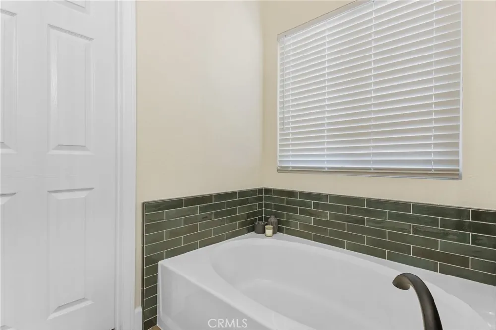 34194 Hidden Cove Yucaipa, CA 92399