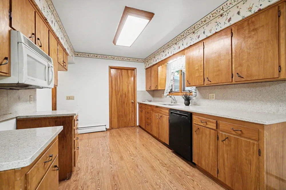 304 Orchard Circle Gobles, MI 49055