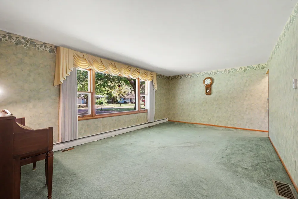 304 Orchard Circle Gobles, MI 49055