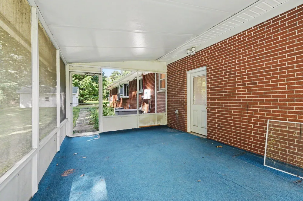 304 Orchard Circle Gobles, MI 49055