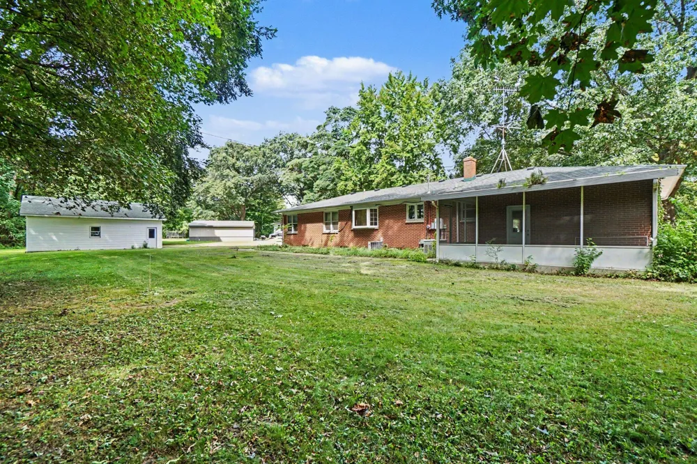 304 Orchard Circle Gobles, MI 49055