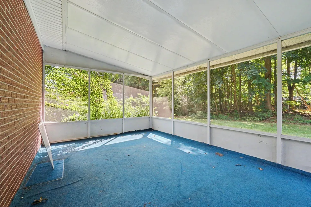 304 Orchard Circle Gobles, MI 49055