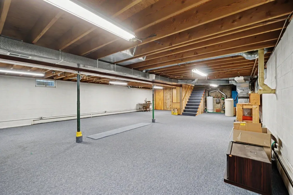 304 Orchard Circle Gobles, MI 49055