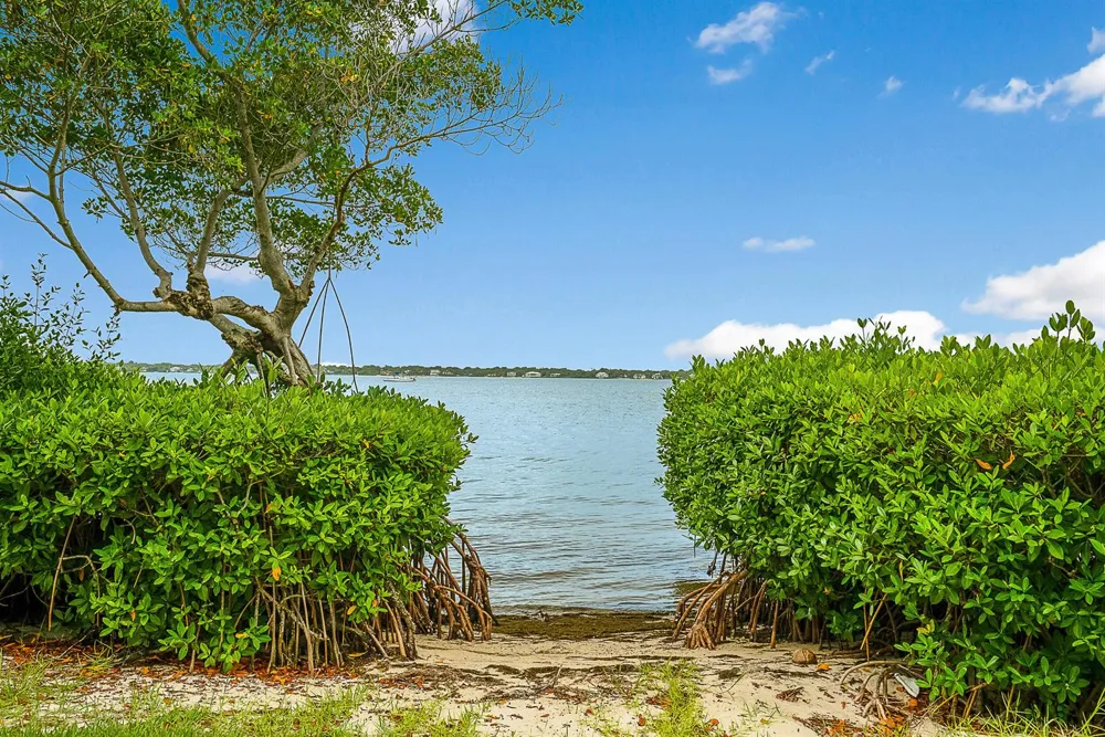 269 NE Edgewater Drive Stuart, FL 34996