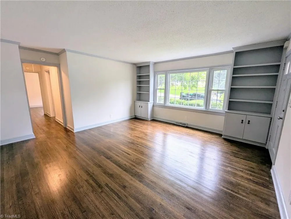 703 Sherwood Place High Point, NC 27262