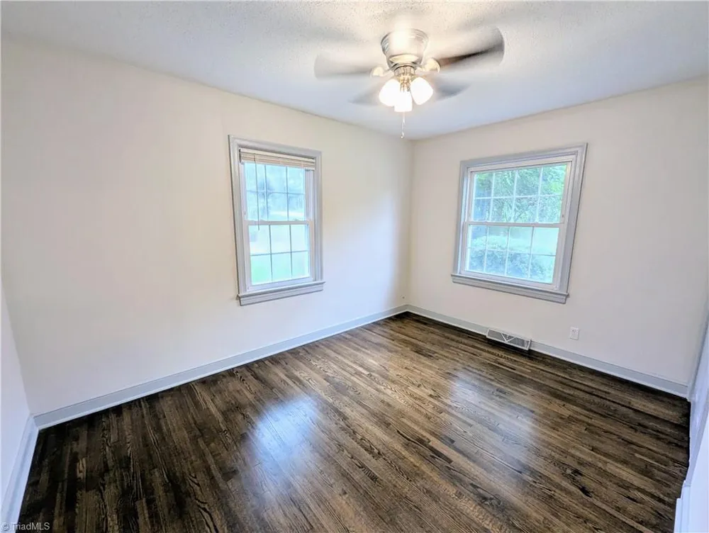703 Sherwood Place High Point, NC 27262