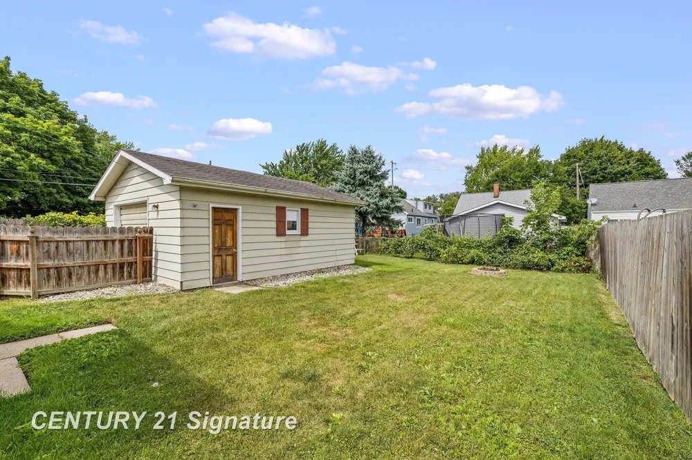 1834 Allegan Street Saginaw City, MI 48602