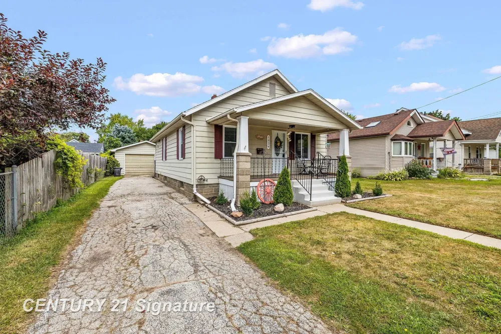 1834 Allegan Street Saginaw City, MI 48602