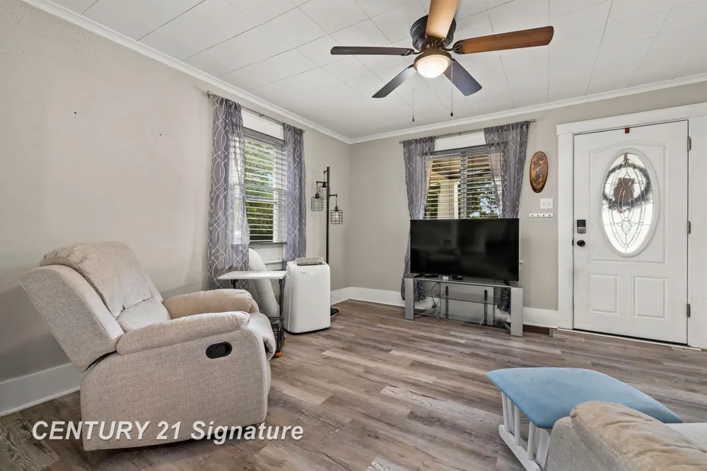 1834 Allegan Street Saginaw City, MI 48602