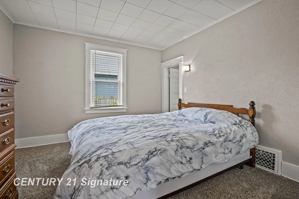 1834 Allegan Street Saginaw City, MI 48602