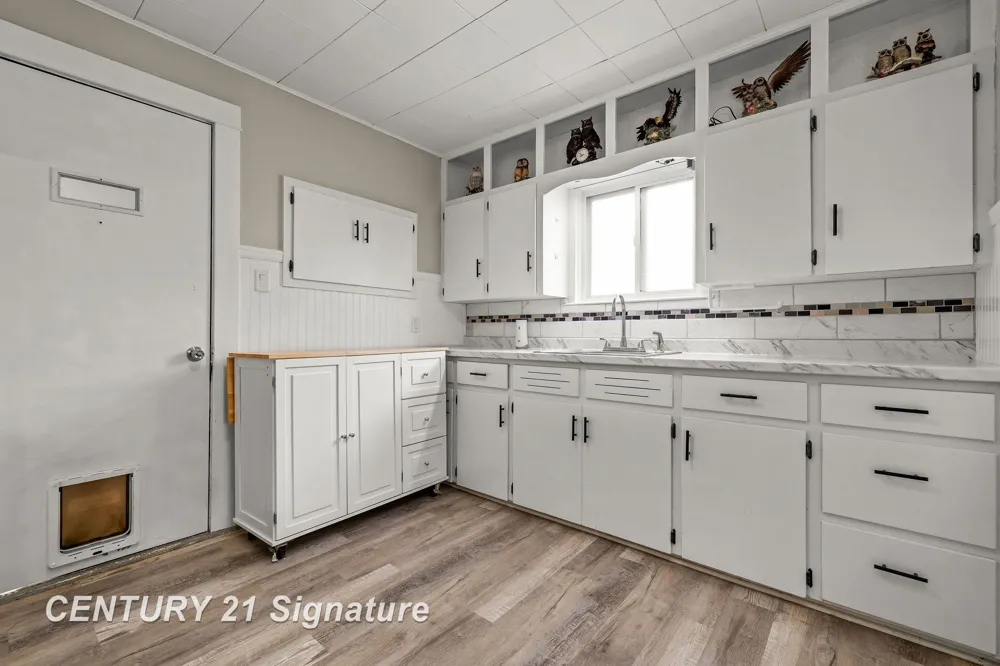 1834 Allegan Street Saginaw City, MI 48602