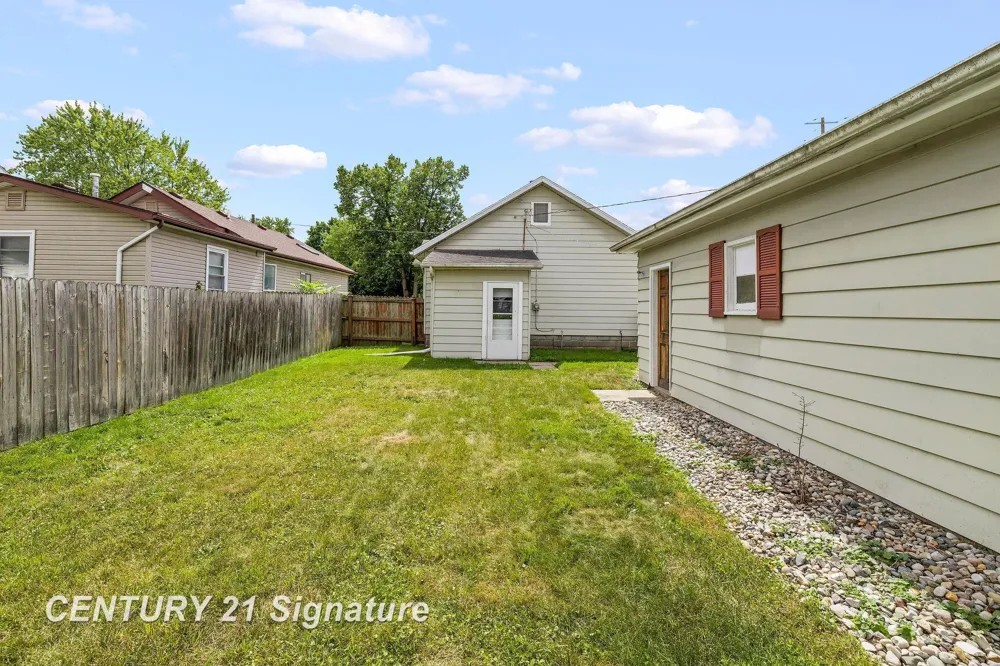 1834 Allegan Street Saginaw City, MI 48602