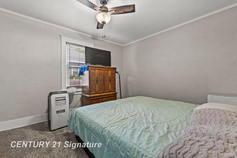1834 Allegan Street Saginaw City, MI 48602