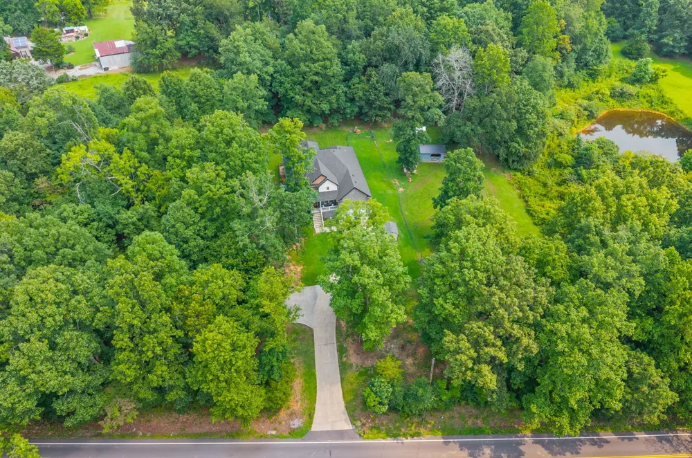 1663 Southside Rd Southside, TN 37171