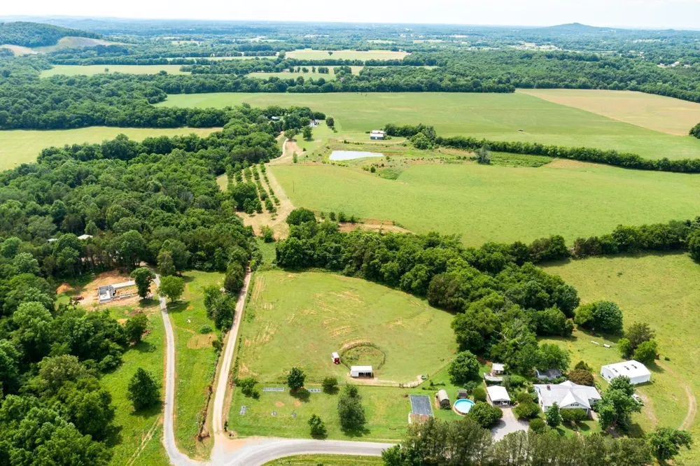 30 Three Forks Bridge Rd Wartrace, TN 37183