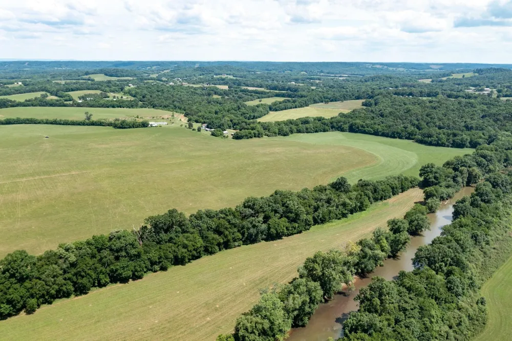 30 Three Forks Bridge Rd Wartrace, TN 37183