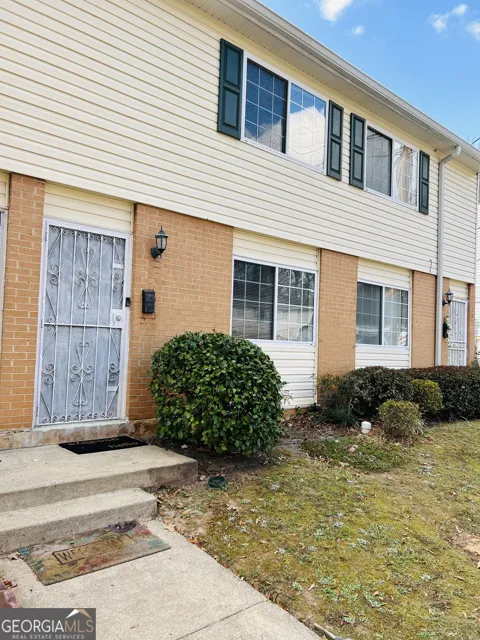 405 Fairburn RD SW