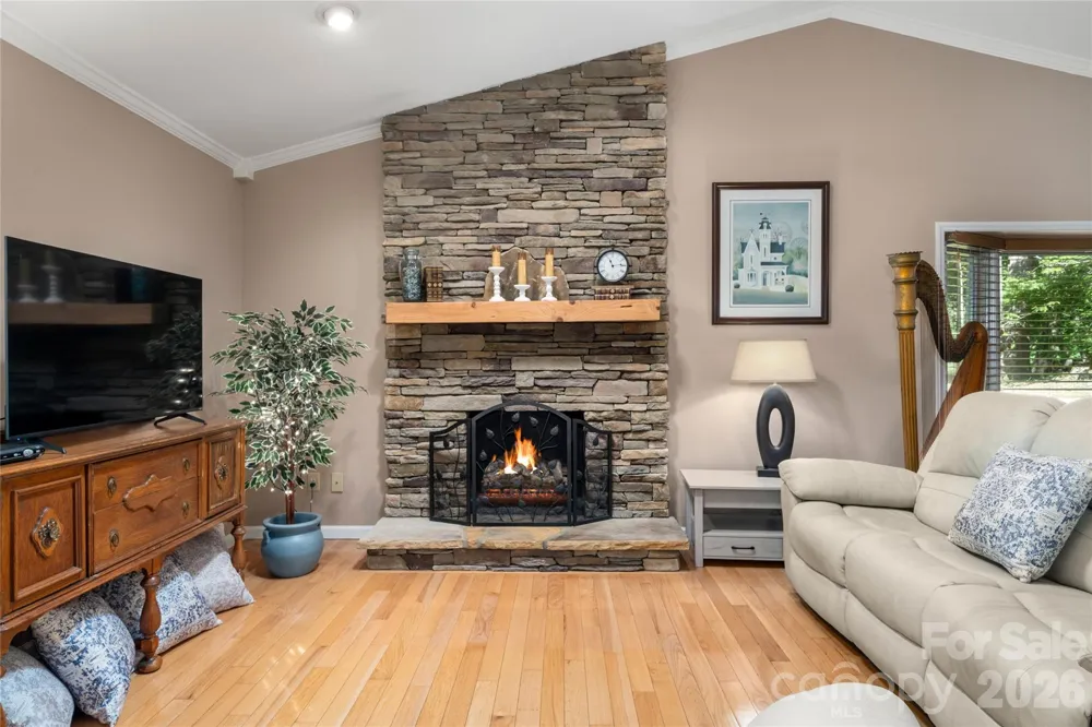 10 Surrey Run Hendersonville, NC 28791