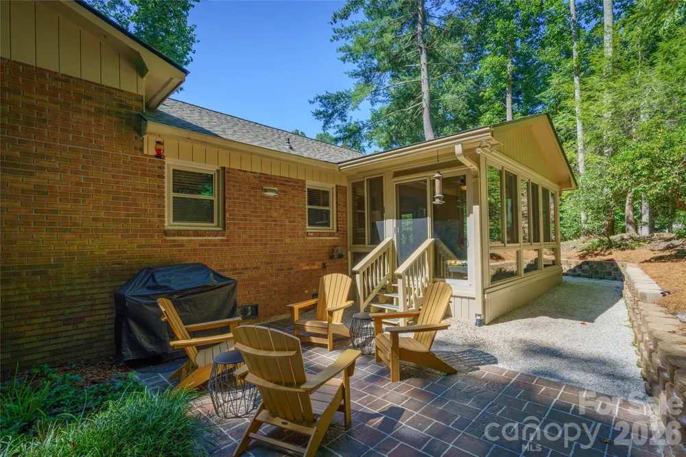 10 Surrey Run Hendersonville, NC 28791