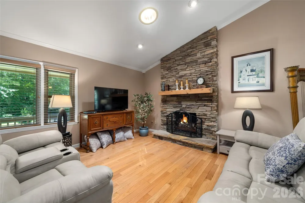 10 Surrey Run Hendersonville, NC 28791
