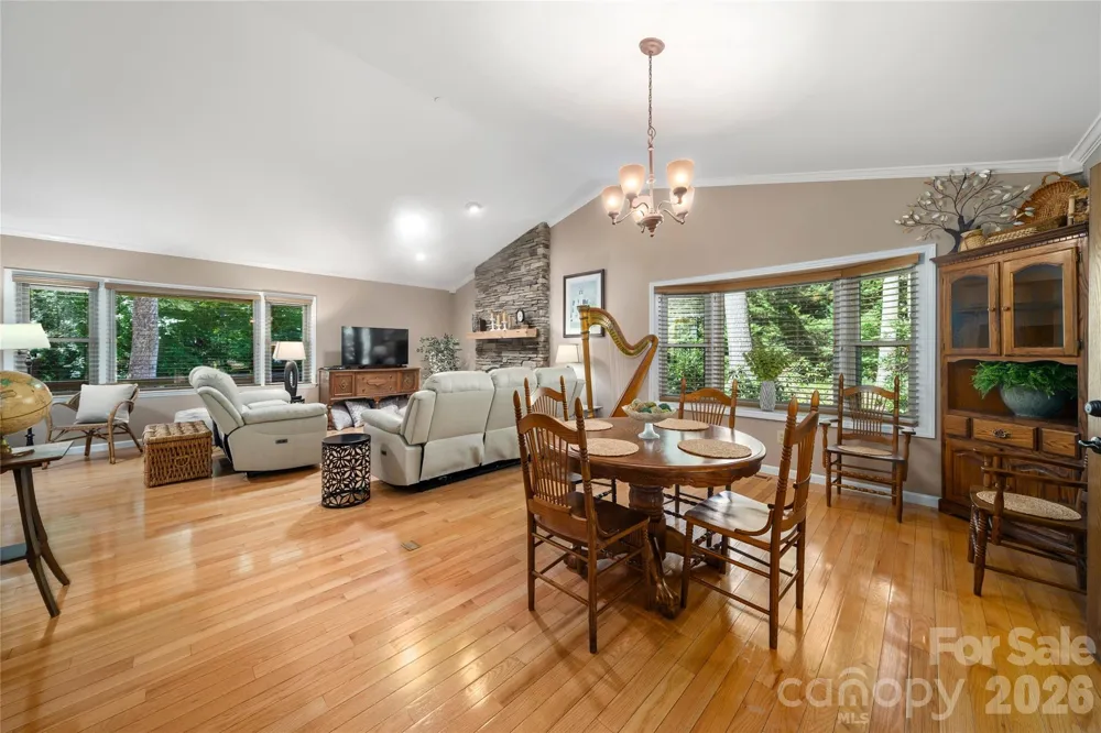 10 Surrey Run Hendersonville, NC 28791