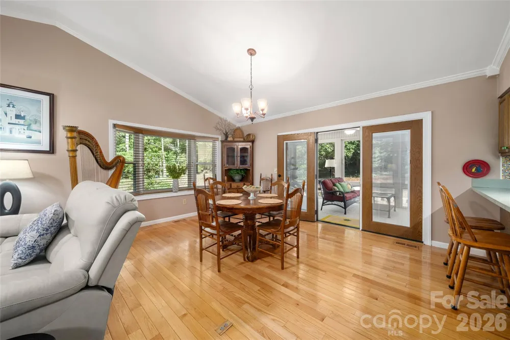 10 Surrey Run Hendersonville, NC 28791