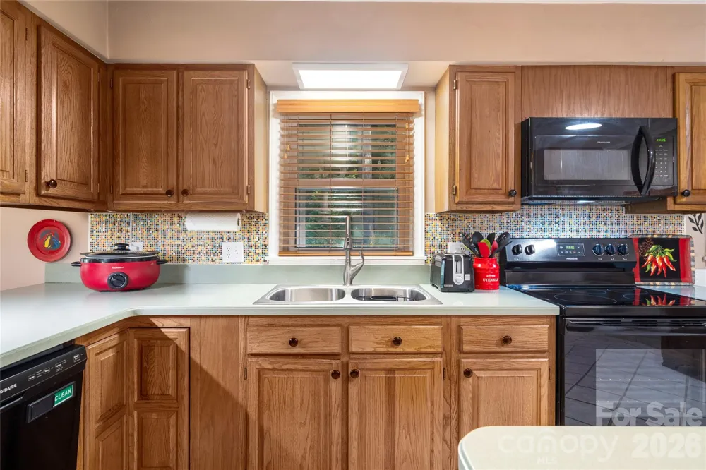 10 Surrey Run Hendersonville, NC 28791