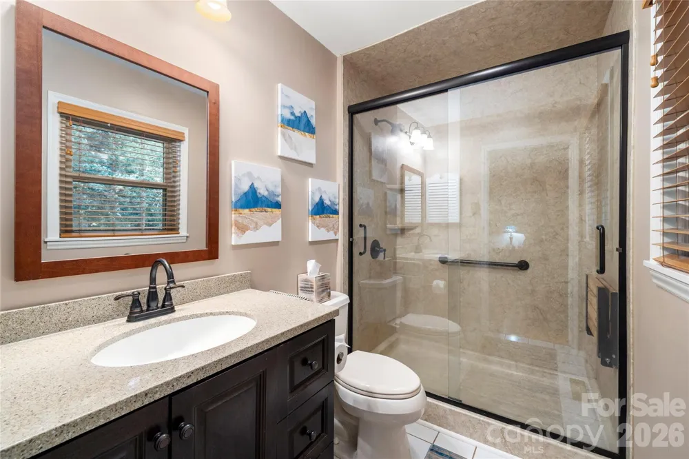 10 Surrey Run Hendersonville, NC 28791