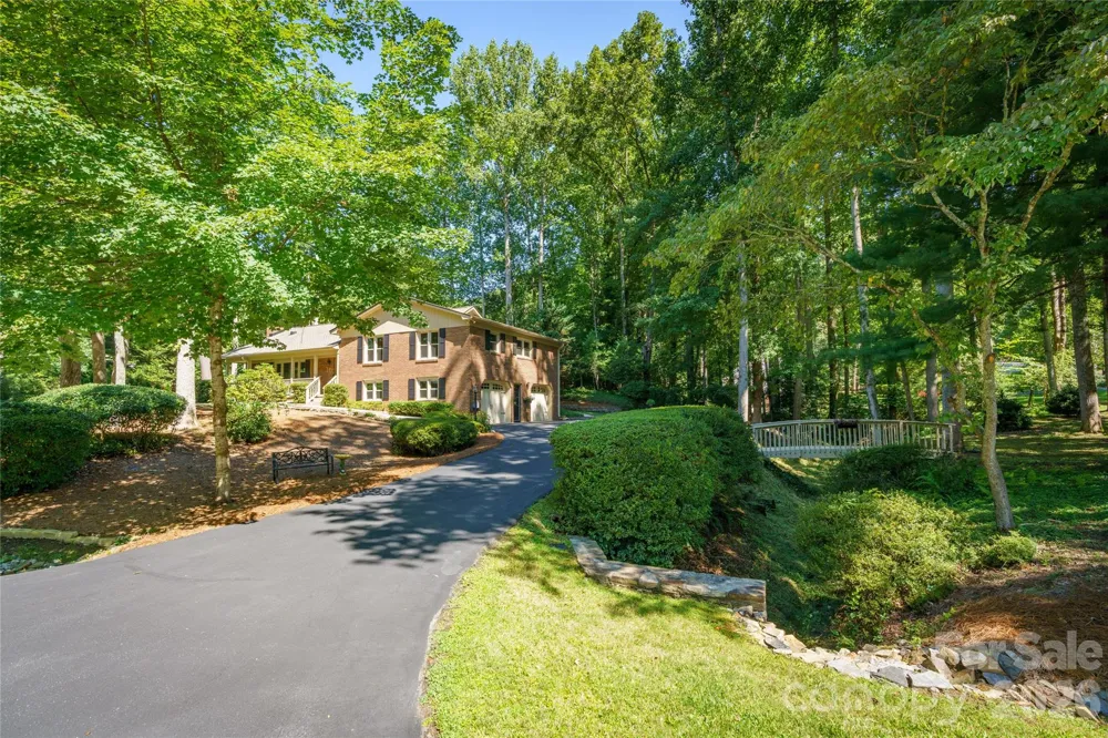 10 Surrey Run Hendersonville, NC 28791