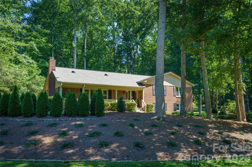 10 Surrey Run Hendersonville, NC 28791