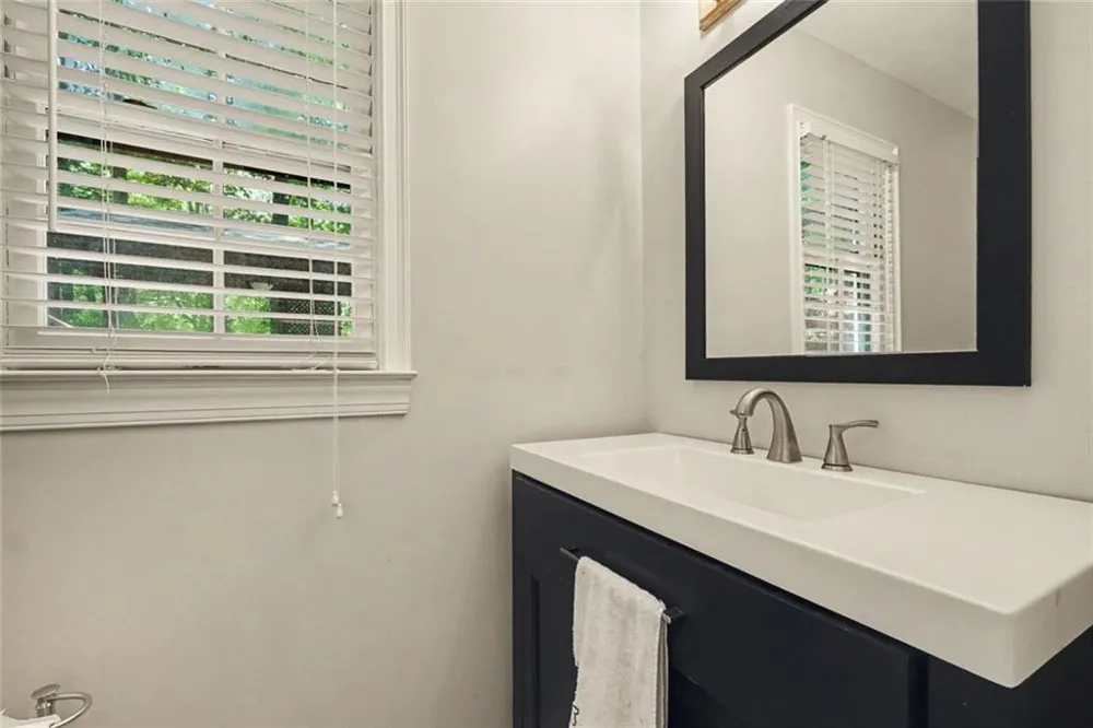 996 Miles Court Powder Springs, GA 30127
