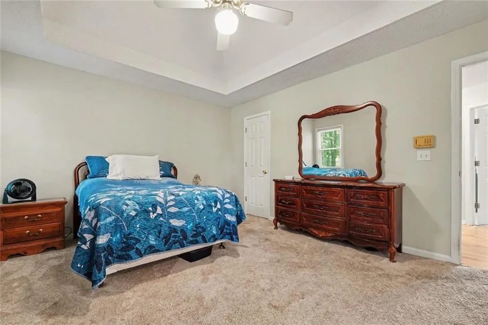 996 Miles Court Powder Springs, GA 30127