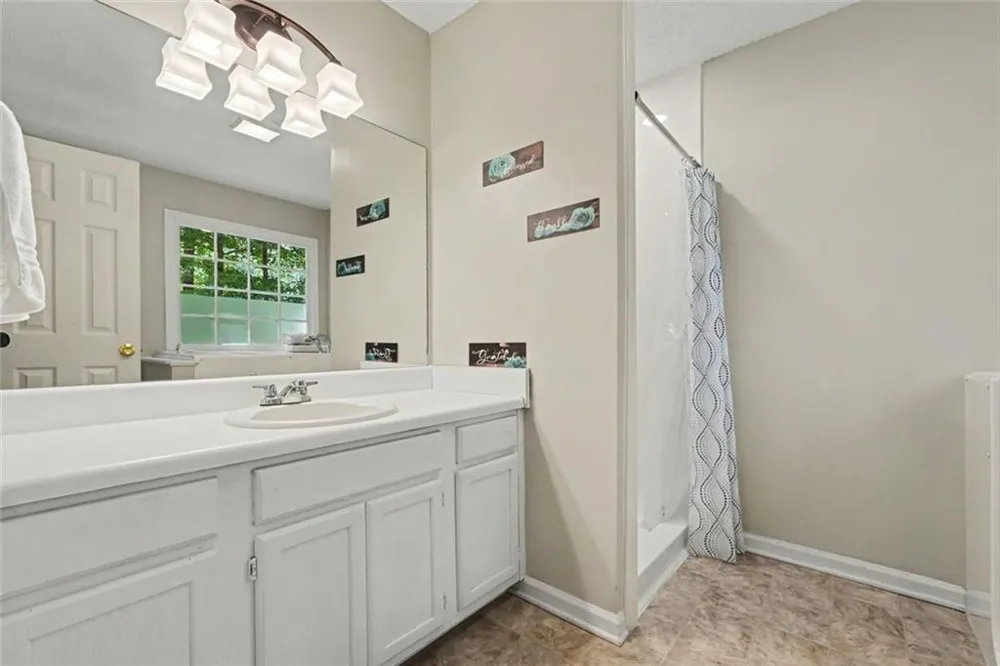 996 Miles Court Powder Springs, GA 30127