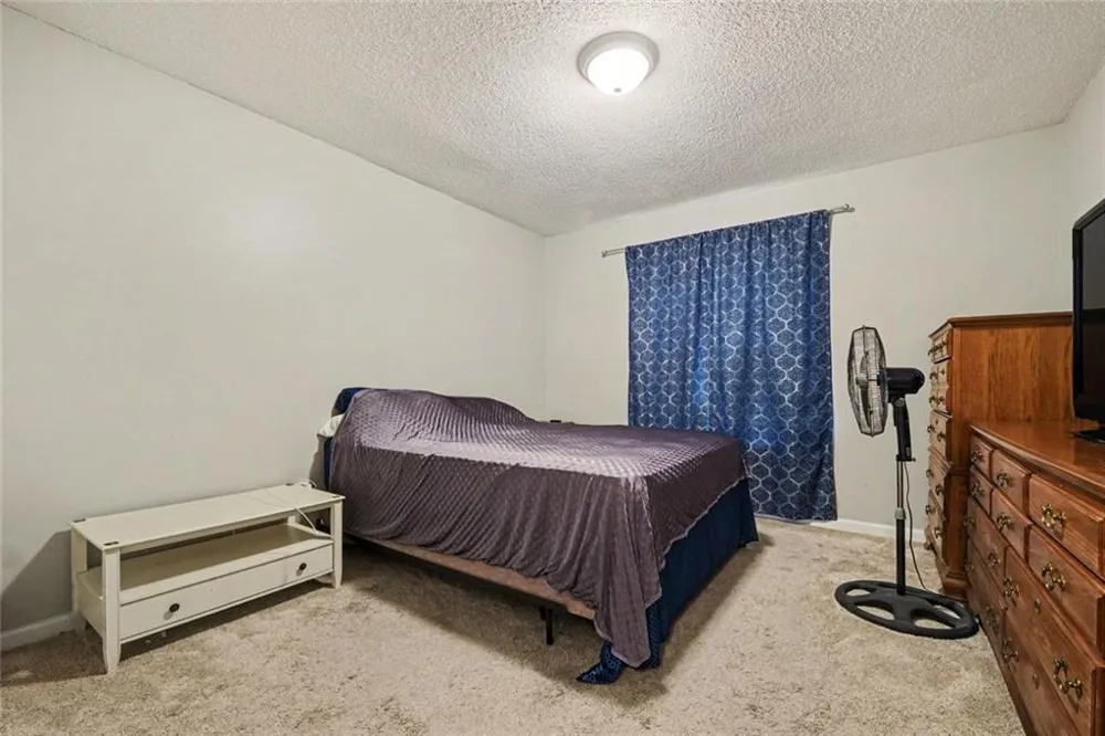 996 Miles Court Powder Springs, GA 30127