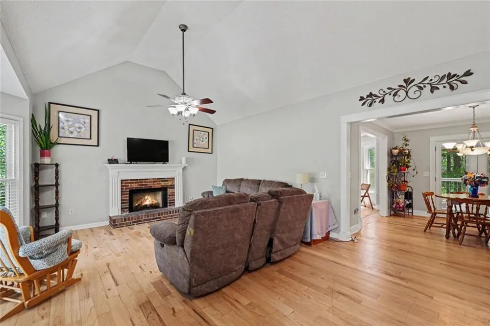 996 Miles Court Powder Springs, GA 30127
