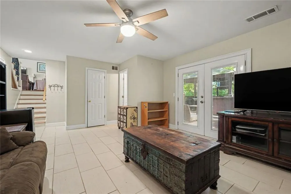 996 Miles Court Powder Springs, GA 30127