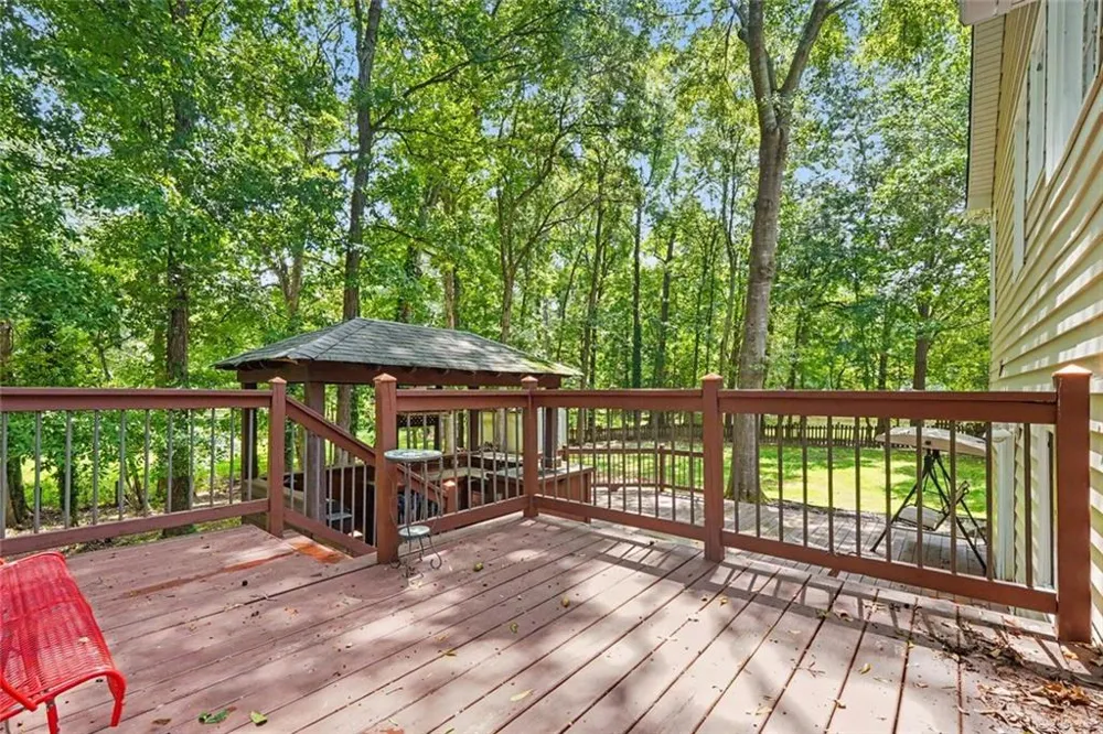 996 Miles Court Powder Springs, GA 30127