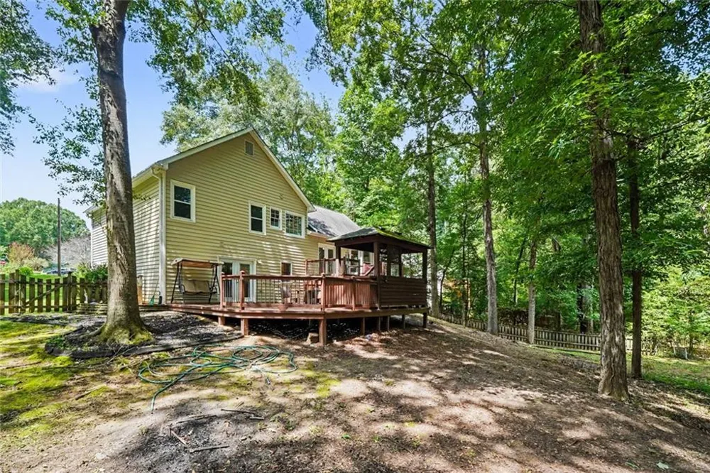 996 Miles Court Powder Springs, GA 30127