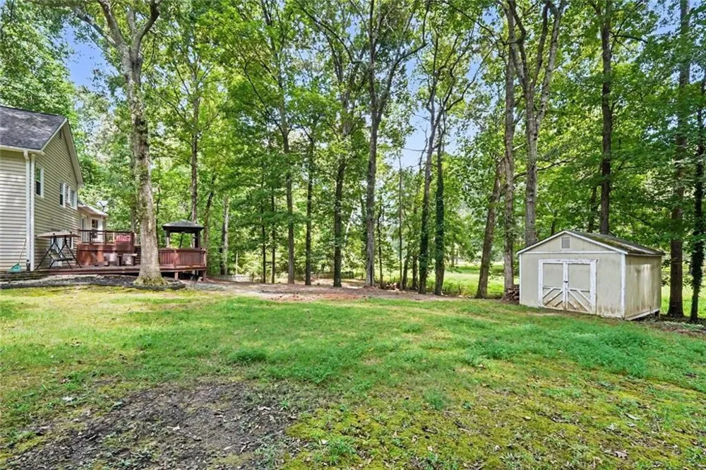 996 Miles Court Powder Springs, GA 30127