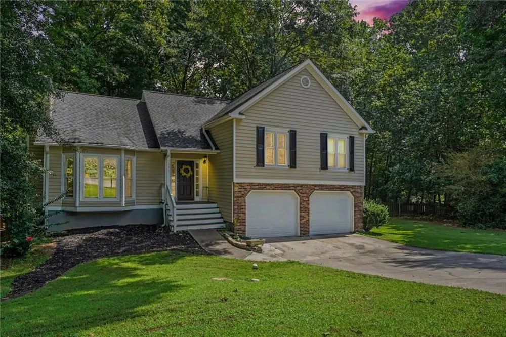 996 Miles Court Powder Springs, GA 30127